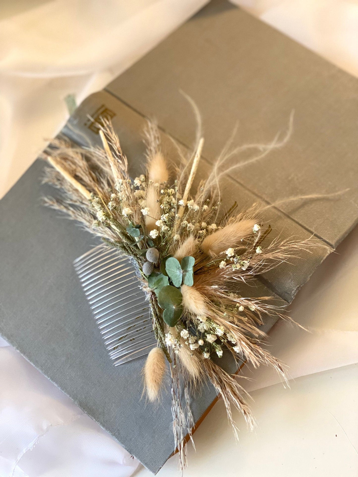 Eucalyptus, Pampas gras and Gypsophila Comb
