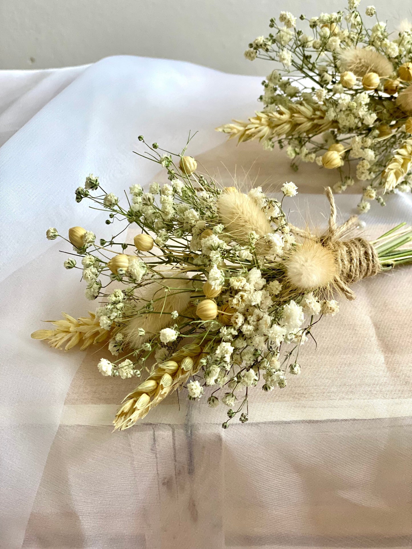 Dried Gypsophila Buttonhole/ Meadow Boho Wedding/Natural Wheat Bunny Tail Corsage /Groomsmen Gift/ Wedding Dried Flower