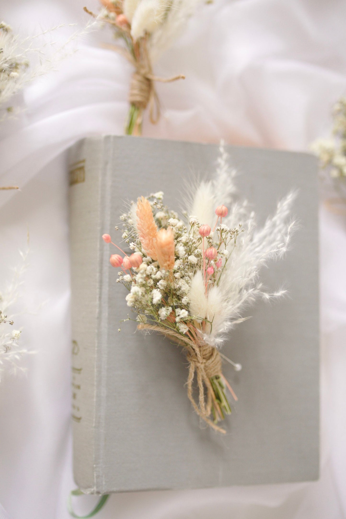 Blush Peach Colour Bouquet/ Pampas Grass and Gypsophila Bride Flower/Bridesmaids Gift/ Mom Corsage/ Flower Wreath/ Table Arrangement