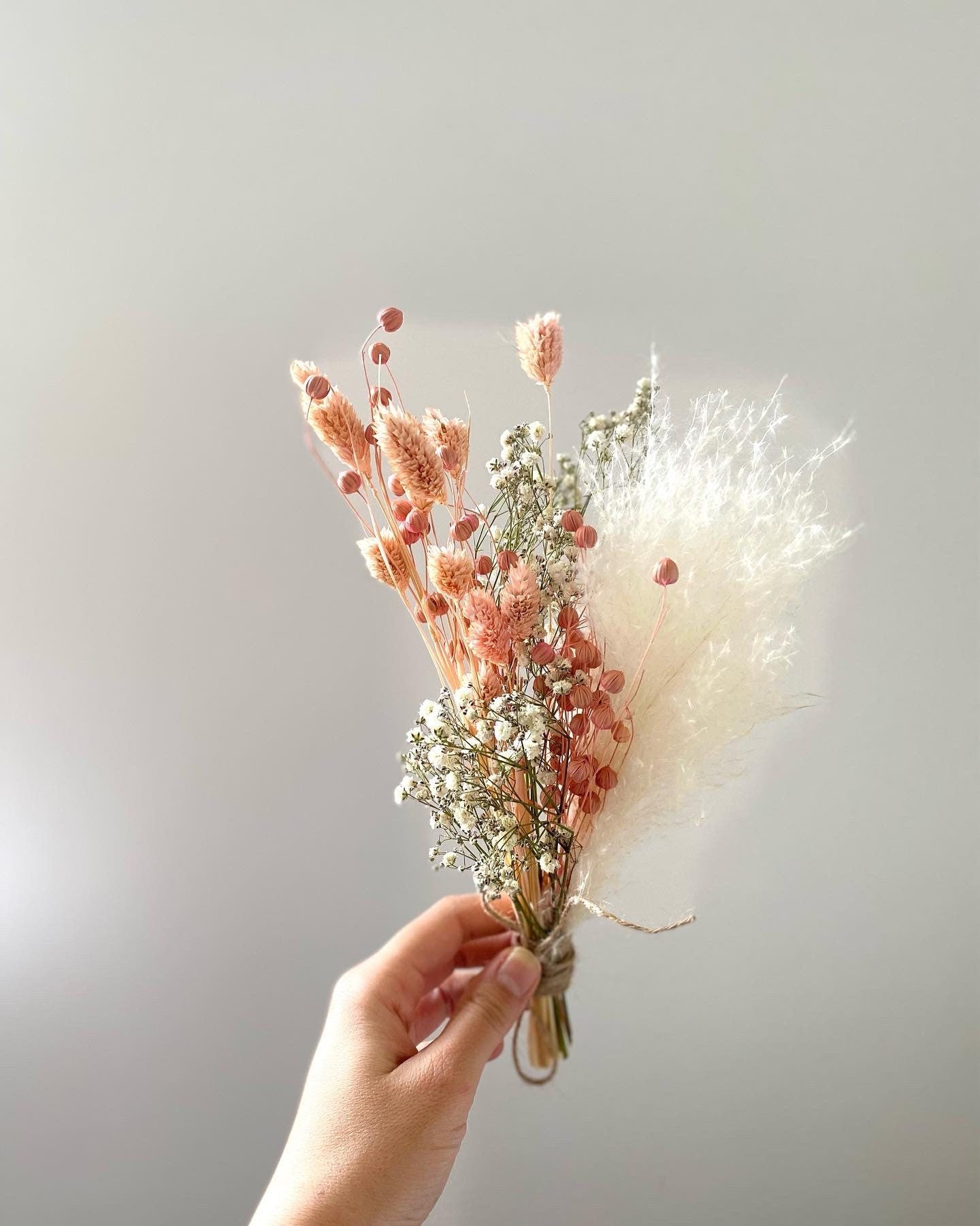 Blush Peach Colour Bouquet/ Pampas Grass and Gypsophila Bride Flower/Bridesmaids Gift/ Mom Corsage/ Flower Wreath/ Table Arrangement