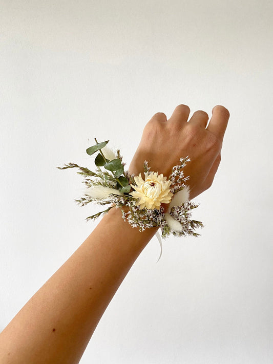 Bridesmaid wrist corsage/Wristband for Bridesmaids / German Statice Bracelet