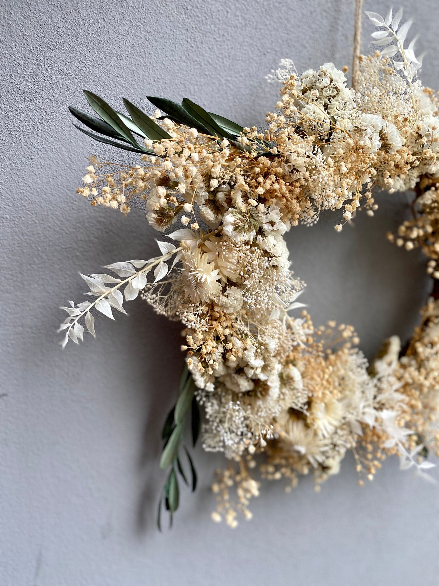 White Christmas Wreath/ Home Decoration/ Door Wreath / Xmas Decoration/ Dried Flowers